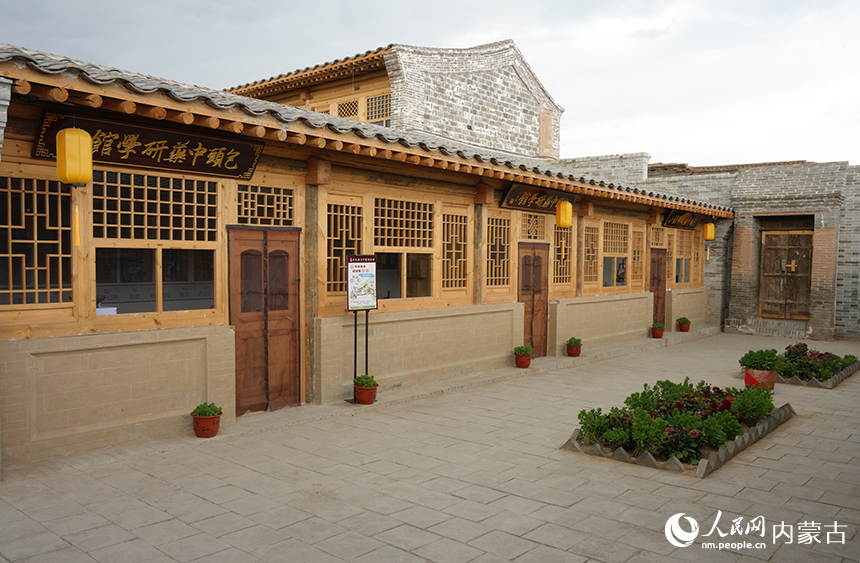 老包头走西口文化历史街区。人民网记者 张雪冬摄