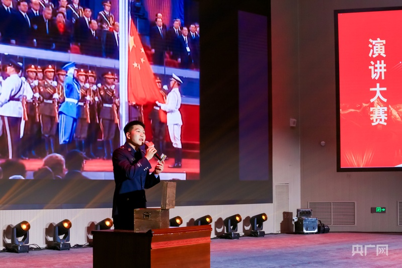 赤峰市公安局参赛选手王立明演讲现场(央广网记者 李春雪 摄)