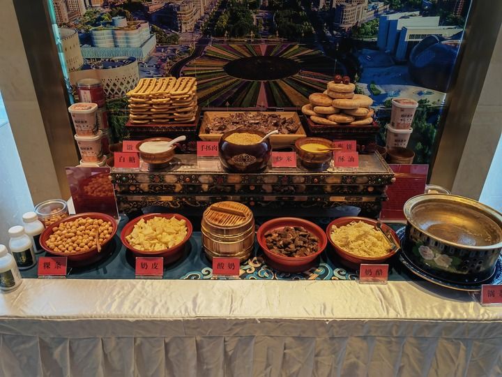 内蒙古特色小吃。新华社记者 王聿昊 摄